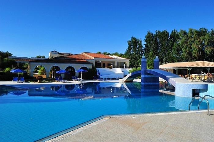 Ilaria Hotel Kalamákion Exterior foto